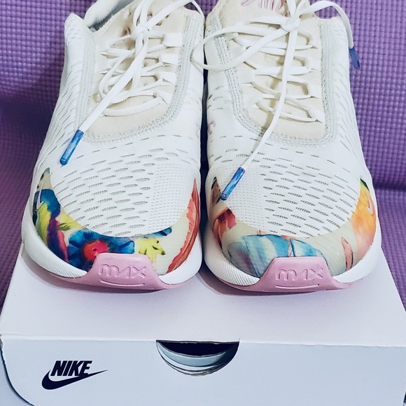 SOLD Nike Air Max 270's - Picture 5 of 12